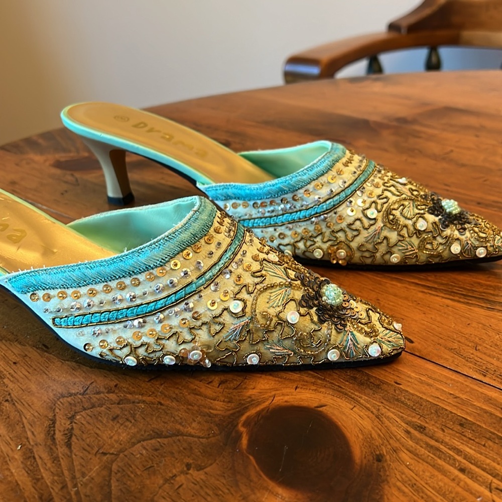 Drama Unique Light Teal Embroidered Beaded Mule Slip on Shoe Size 8 - Picture 4 of 14